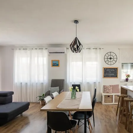 Holiday House Happy Place, Murvica Murvica (Policnik)