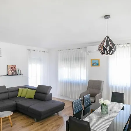 Villa Holiday House Happy Place, Murvica