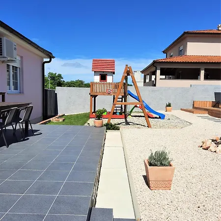 Holiday House Happy Place, Murvica Villa